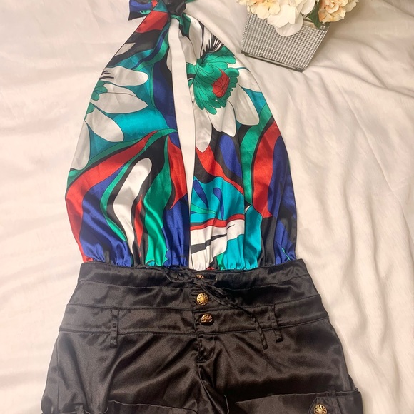 Guess - Picture 1 of 5